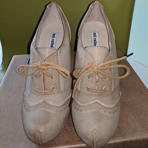 Not Rated lace up Oxfords size 7.5.